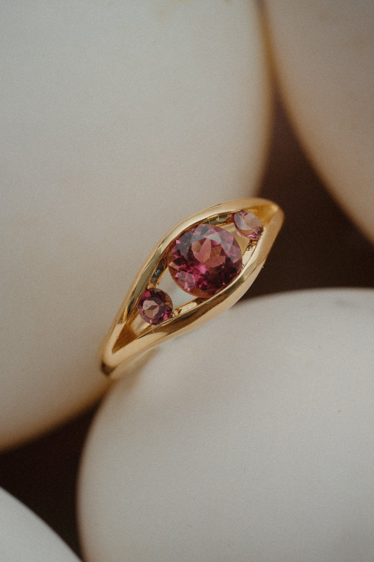 18K Eye Ring