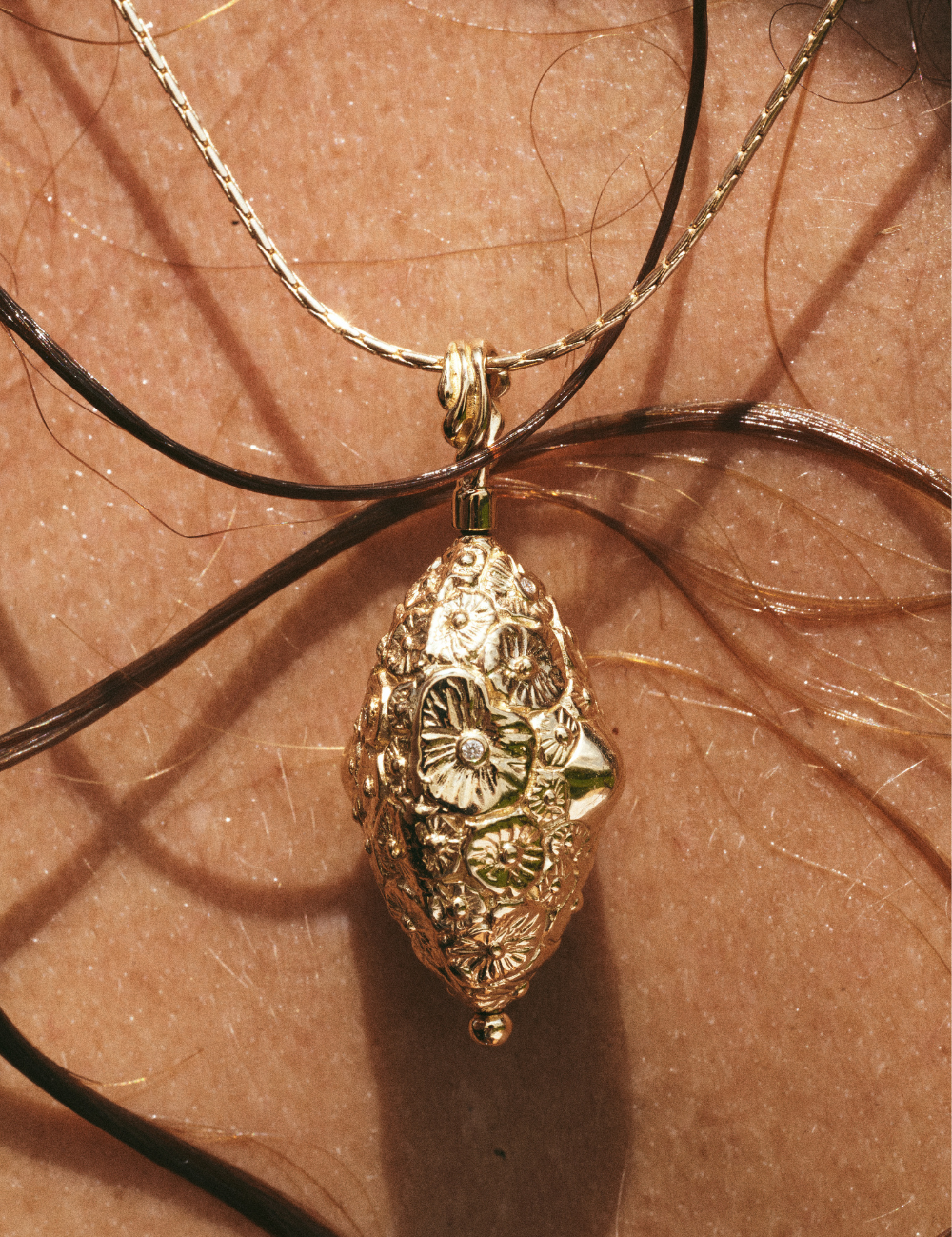 18K Lilypad Spinning Pendant