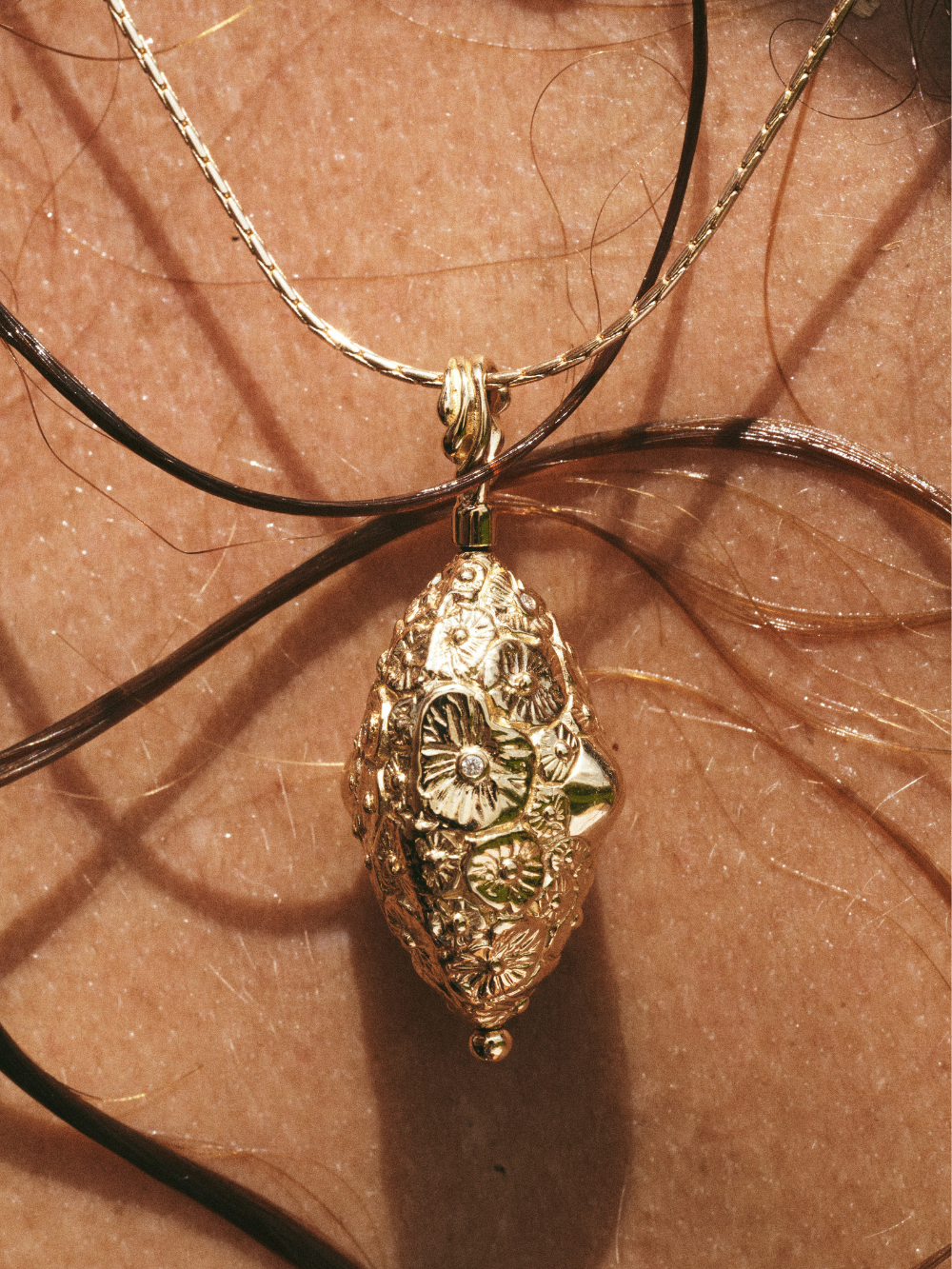 18K Lilypad Spinning Pendant